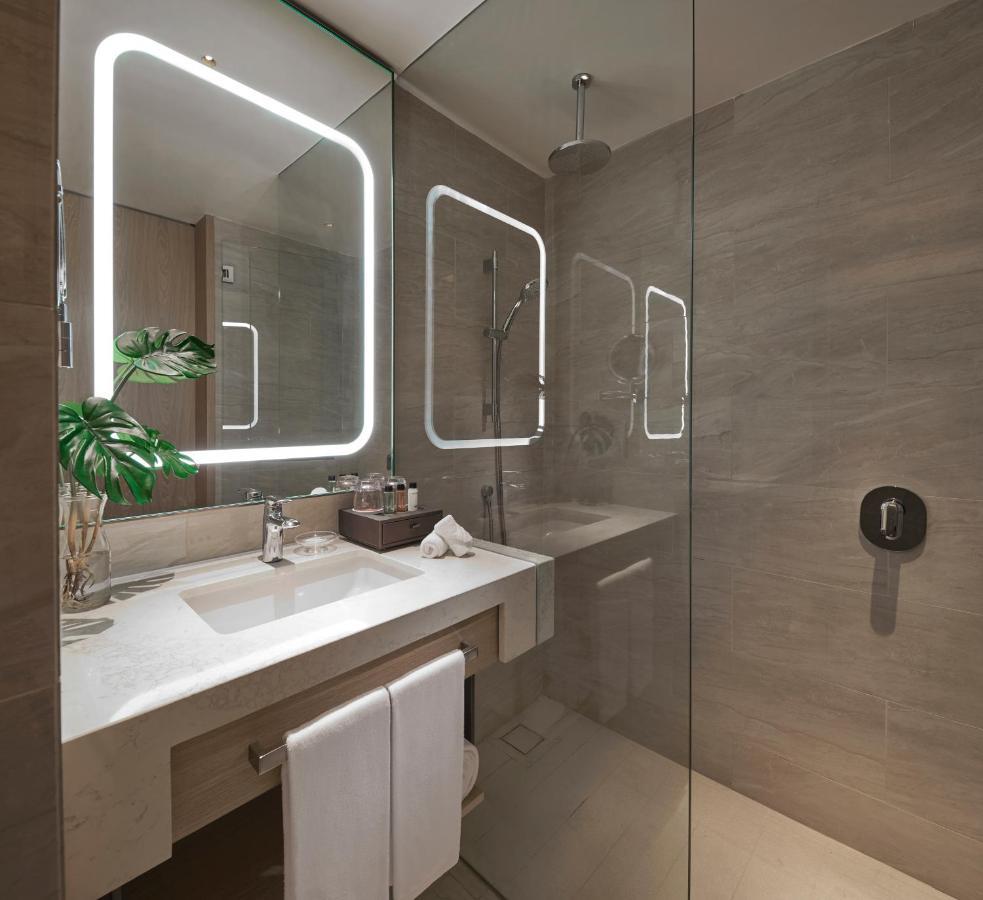 Amari Spice Penang Hotel Bayan Lepas Exterior photo Bathroom